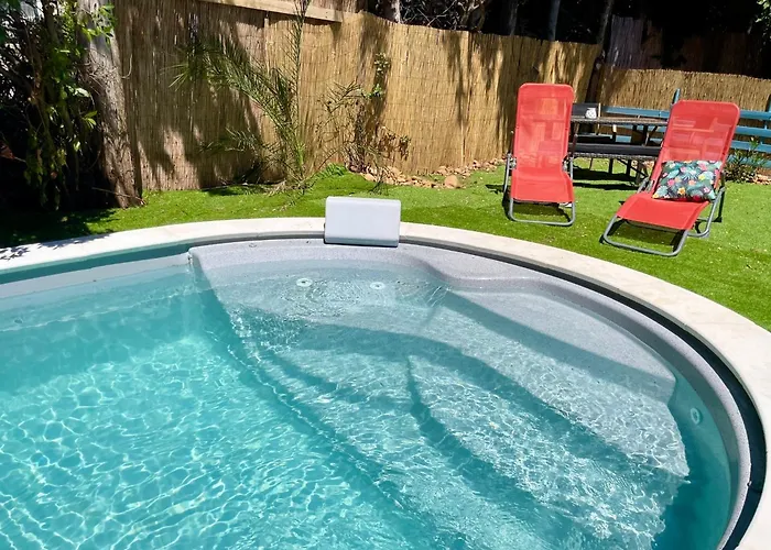 Calme Et Intimite Proche Avignon Piscine Options Au Choix Privee Ou Partagee De Juin A Octobre