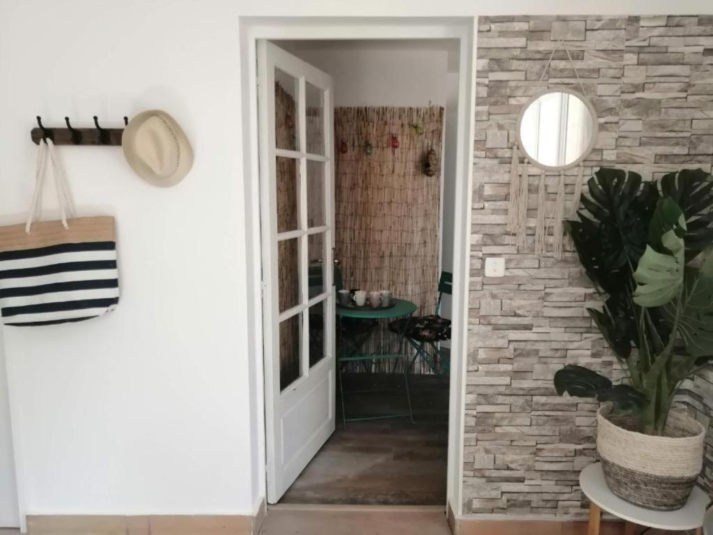 Calme Et Intimite Proche Avignon Piscine Options Au Choix Privee Ou Partagee De Juin A Octobre Vakantiehuis